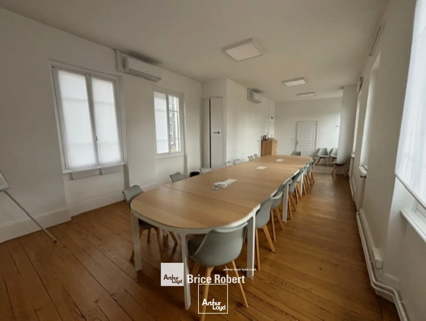 A louer - Bureaux cloisonnés et lumineux - Lyon 4ème 
