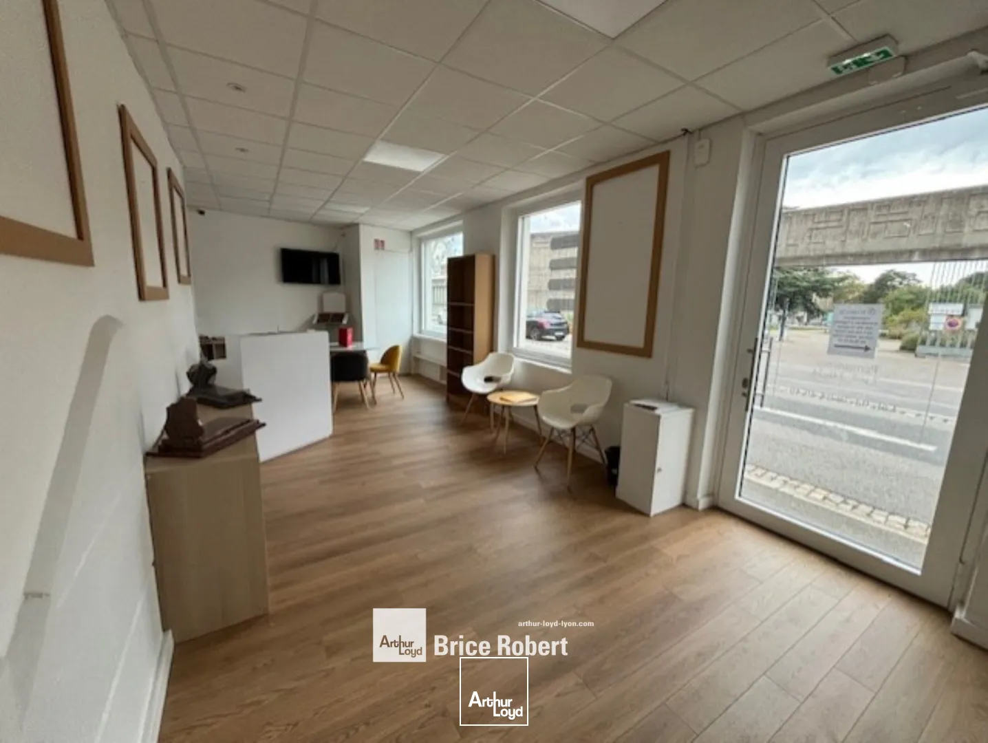A louer - Bureaux cloisonnés et lumineux - Lyon 4ème 