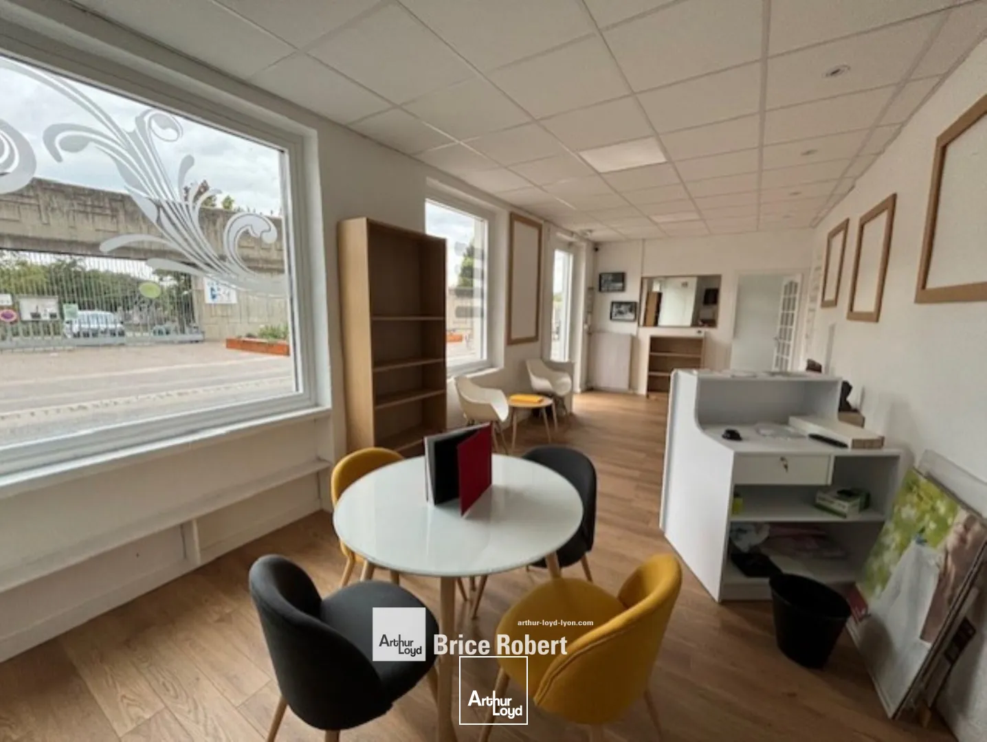 A louer - Bureaux cloisonnés et lumineux - Lyon 4ème 