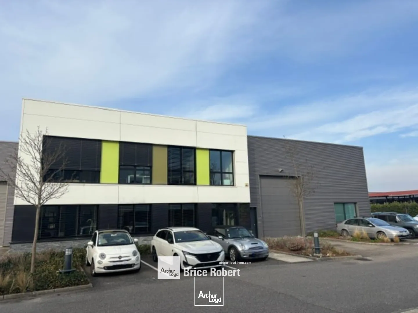 A LOUER - Local d'activités - VAULX EN VELIN