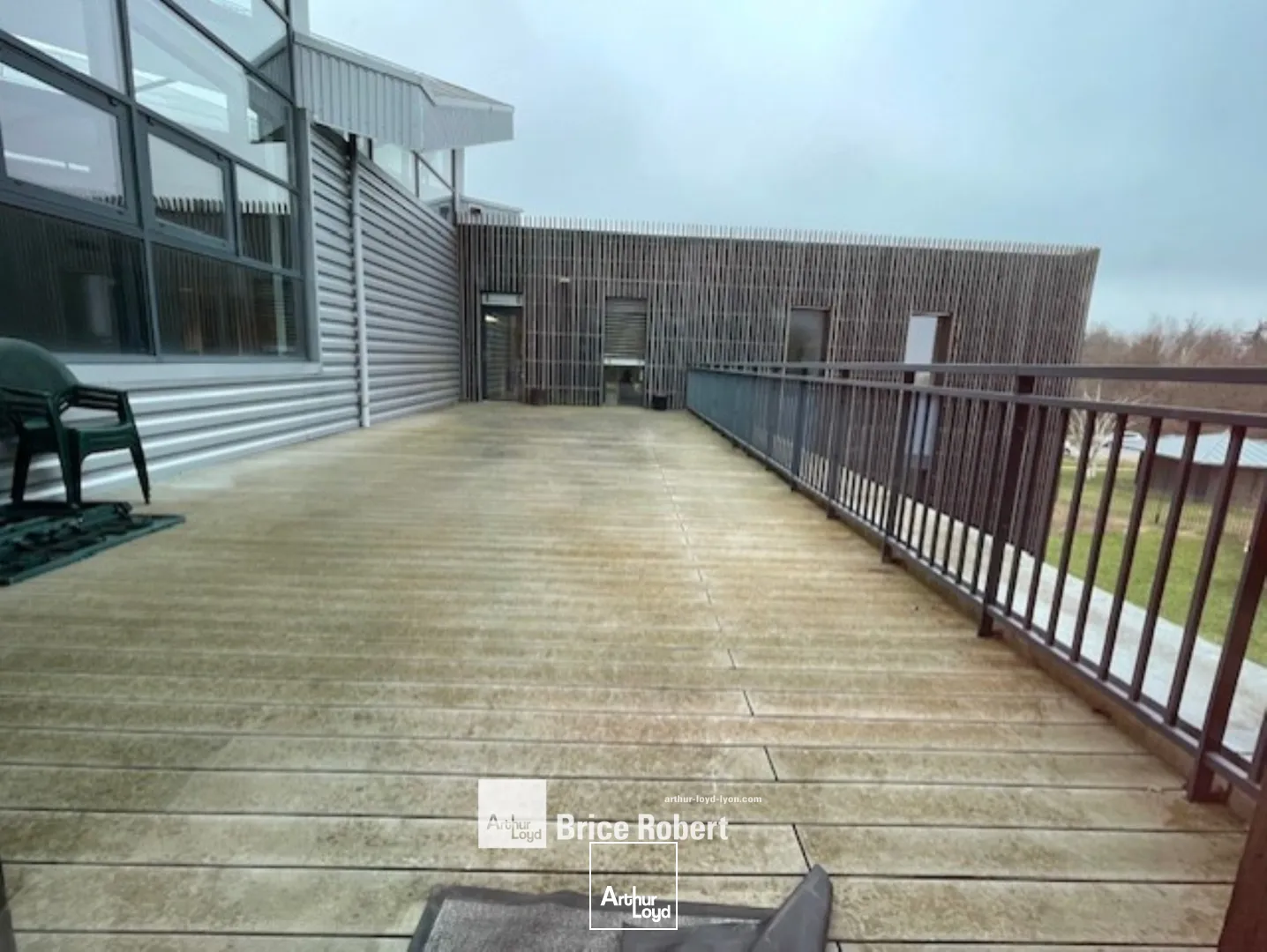 A vendre - Bureaux avec terrasse - Saint Priest 