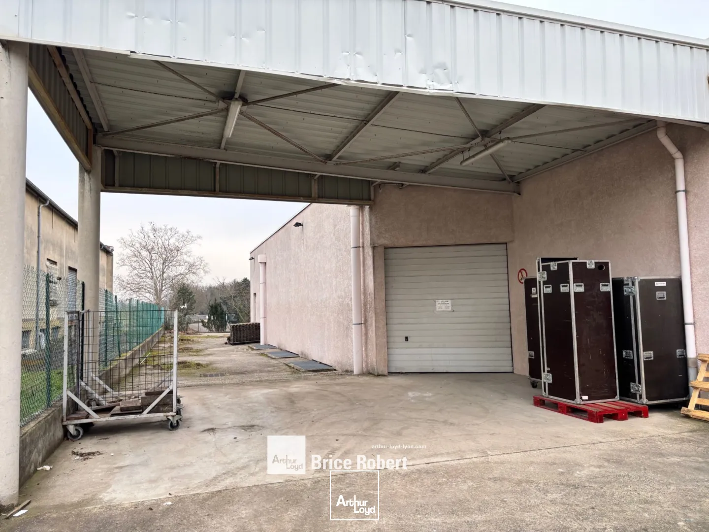 A LOUER - Local d'activités - CORBAS