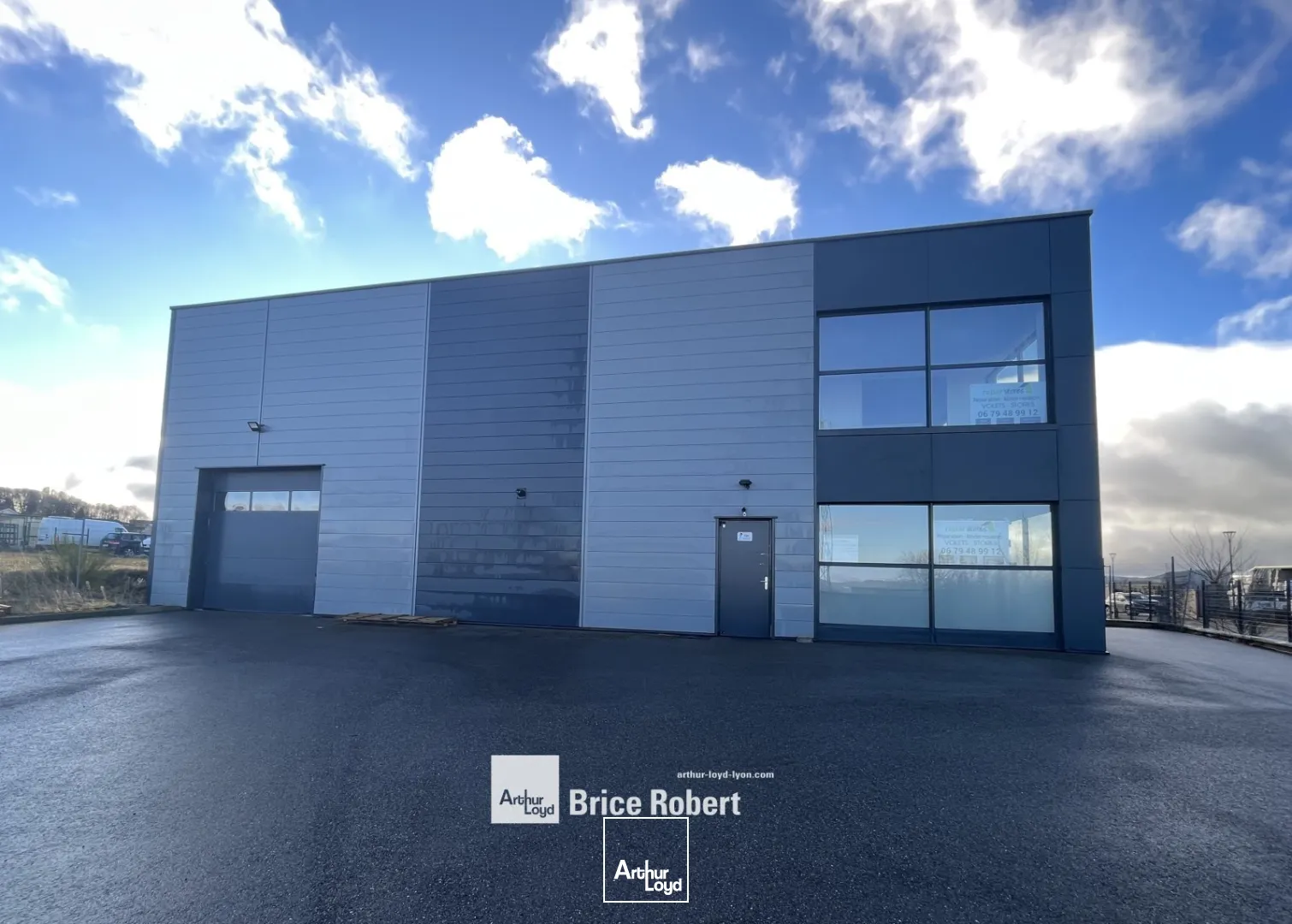 Locaux d'activités à vendre à SAINT MARTIN EN HAUT 69850