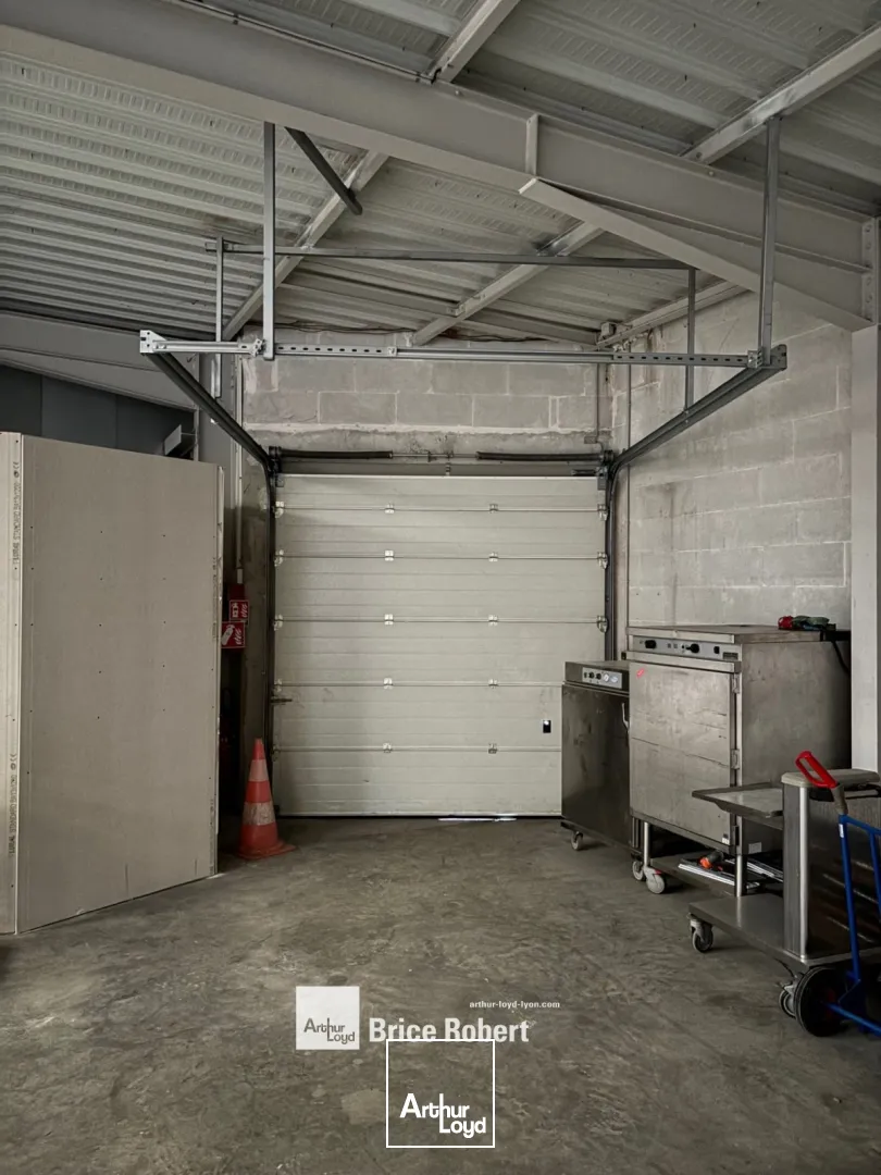 A LOUER - Local d'activités - CORBAS