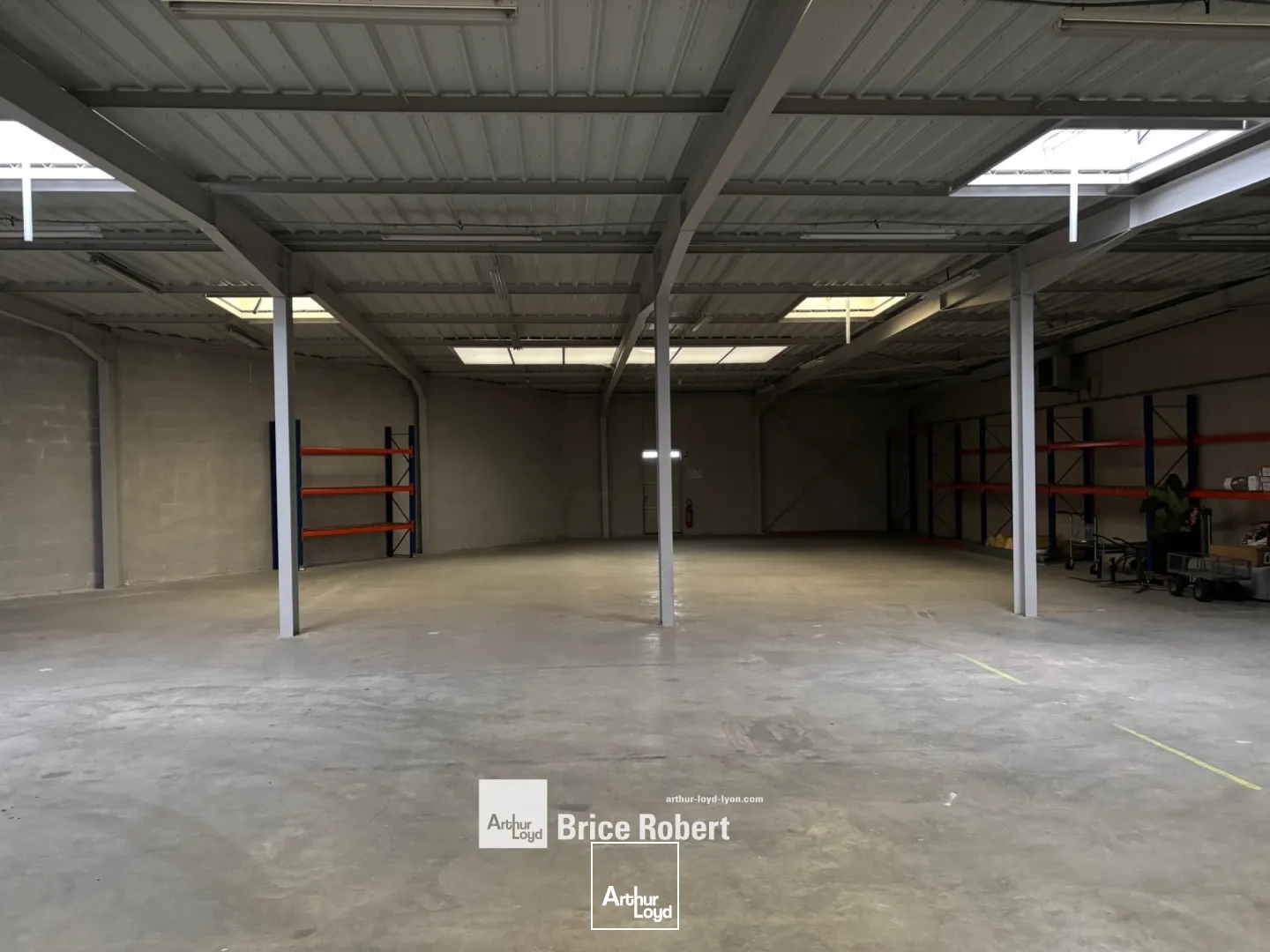 A LOUER - Local d'activités - CORBAS