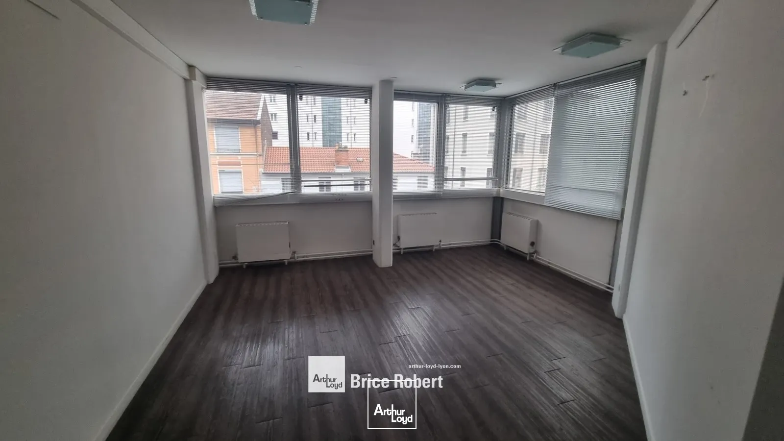 A louer où à vendre - 2EME AVENUE - Bureaux quartier Gratte-ciel - Villeurbanne