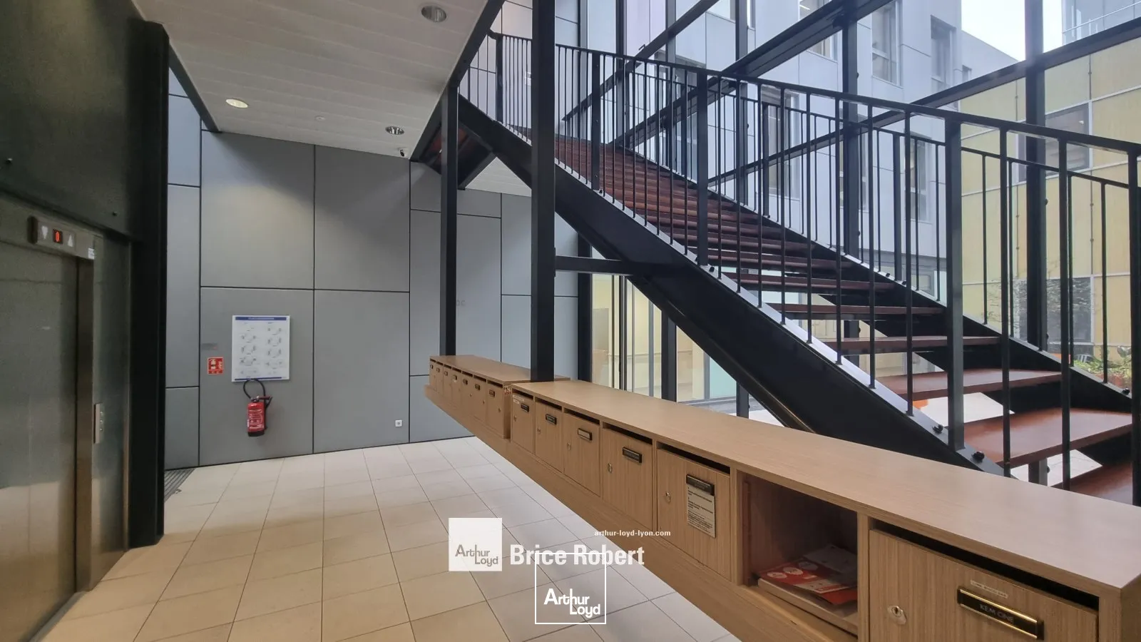 A louer - LE QUADRILLE - Bureaux dans un immeuble tertiaire - Lyon 8ème 