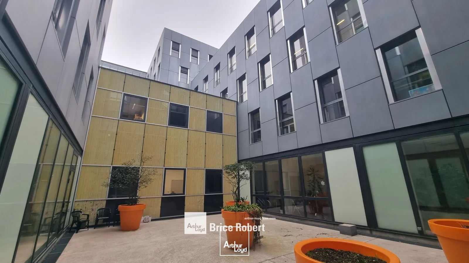 A louer - LE QUADRILLE - Bureaux dans un immeuble tertiaire - Lyon 8ème 