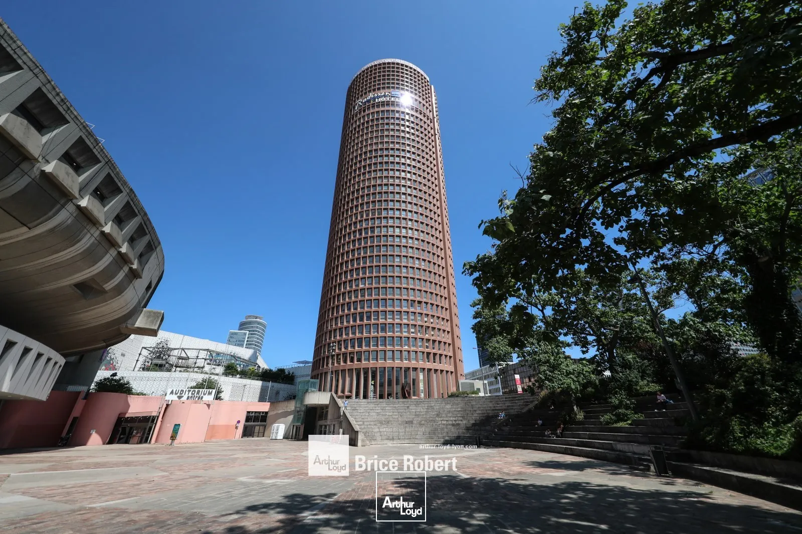 A louer - TOUR PART DIEU - Bureaux au R+30 dans l'immeuble emblématique de la 