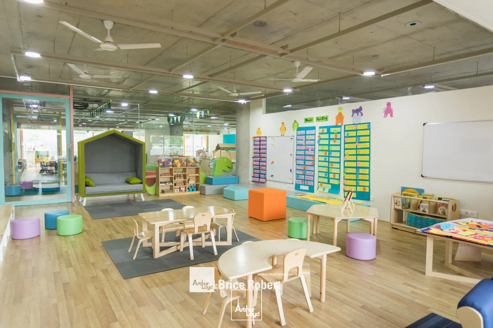 A vendre - LE CALICE - Locaux commerciaux neufs à vendre - Brignais