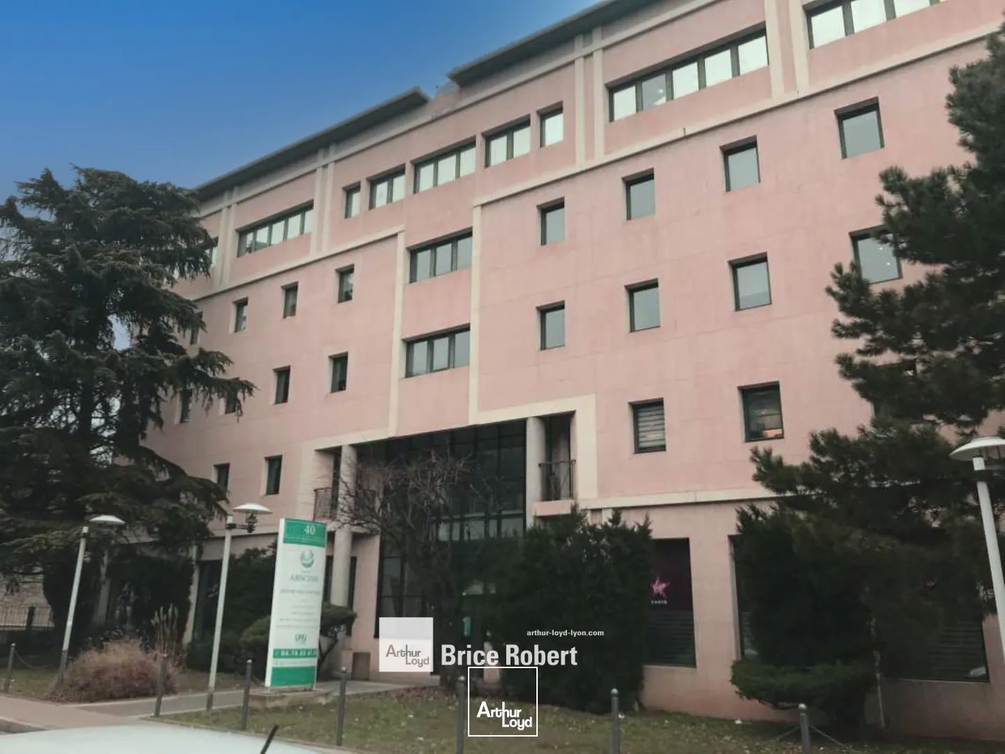 A vendre - LES MAISONS D'ENTREPRISES - Bureaux lumineux - Lyon 9ème