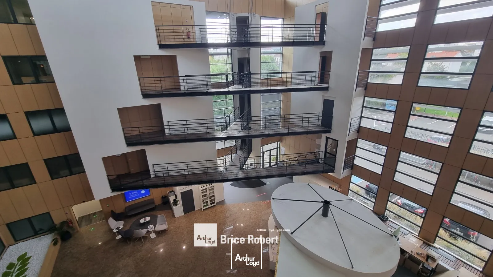 A louer - TRIPTYK II - Bureaux dans un immeuble restructuré - Lyon 8ème