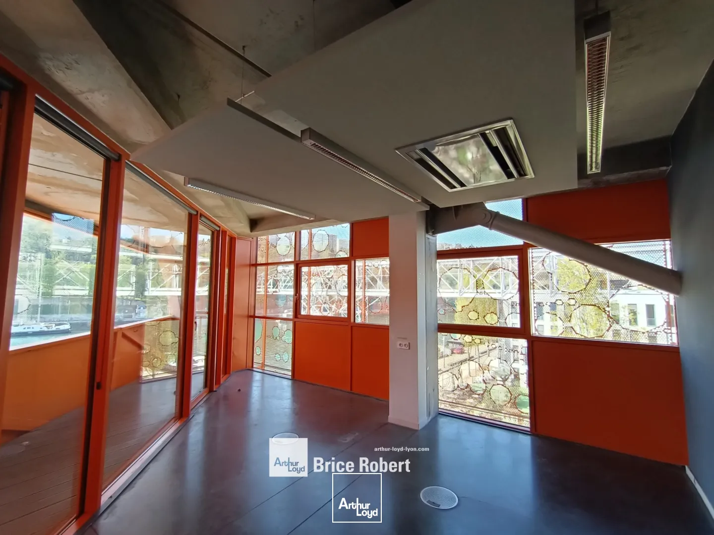A louer - LE CUBE ORANGE - Bureaux à Confluence - Lyon 2ème