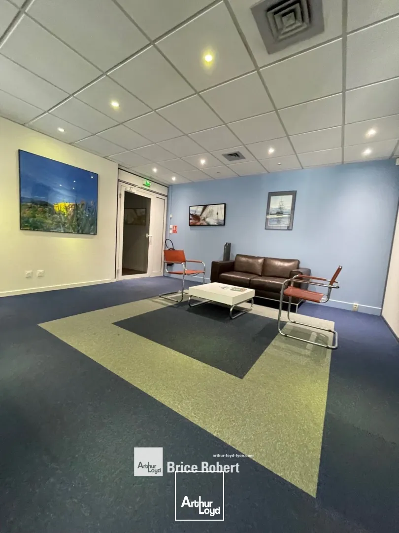 A louer - LE GRAND ANGLE - Bureaux disponibles dans le quartier des Charpennes - Villeurbanne