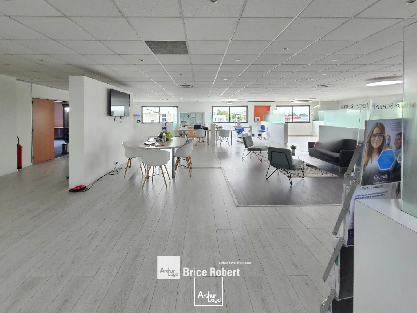 A louer - Bureaux avec entrepôt - Limonest