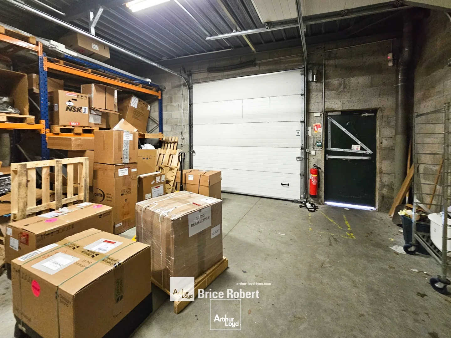 A louer - Bureaux avec entrepôt - Limonest