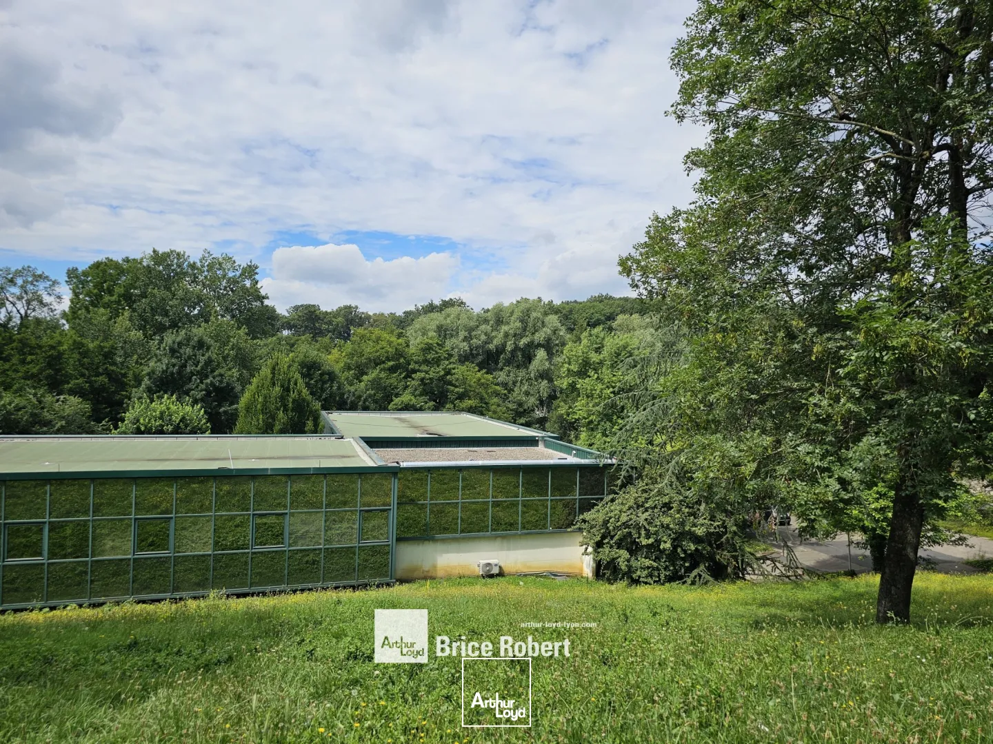 A vendre ou à louer - GREEN LAKE - Bureaux dans bâtiment indépendant - Limonest