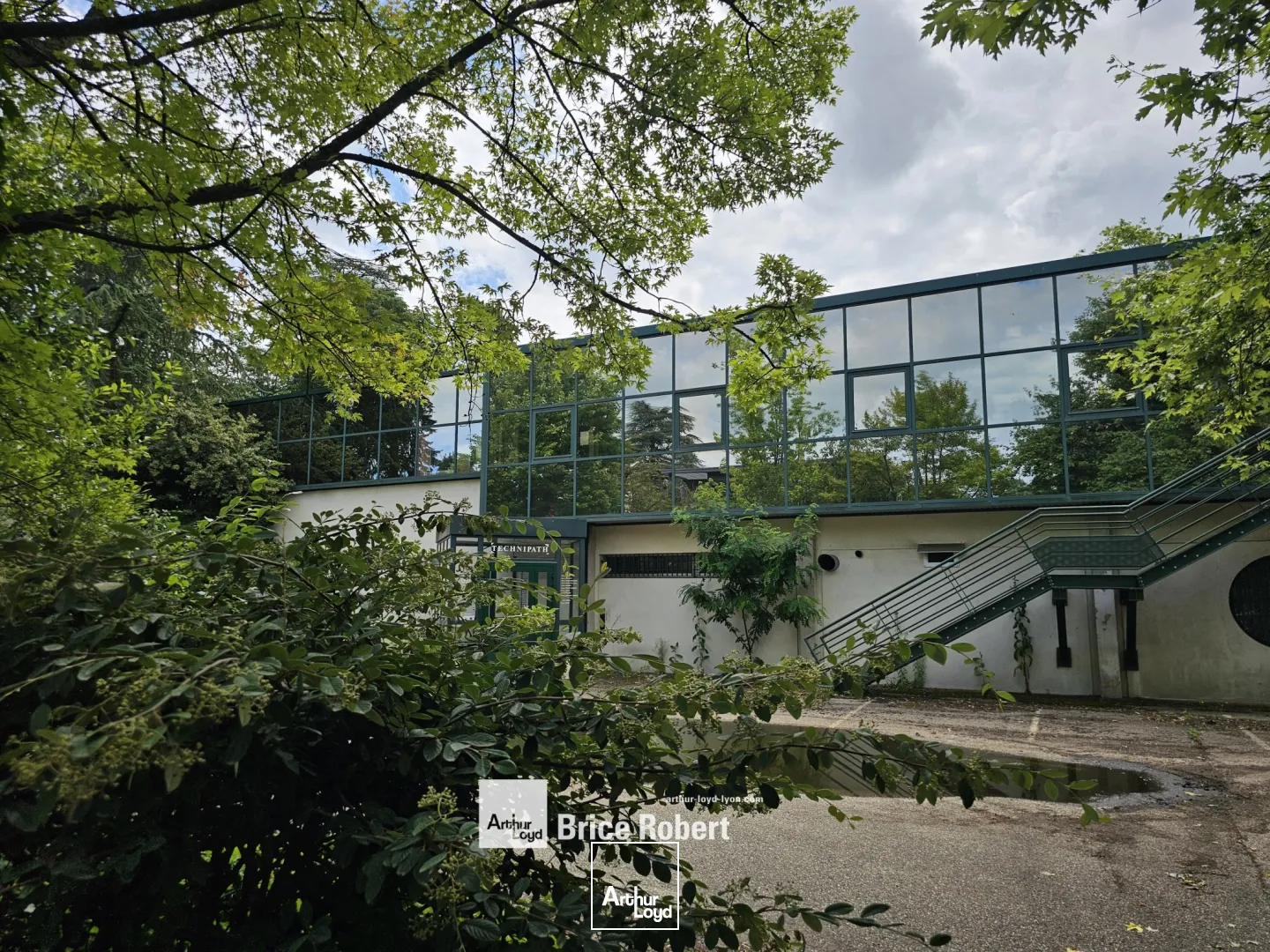 A vendre ou à louer - GREEN LAKE - Bureaux dans bâtiment indépendant - Limonest
