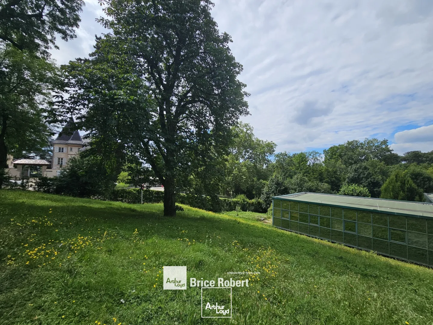 A vendre ou à louer - GREEN LAKE - Bureaux dans bâtiment indépendant - Limonest