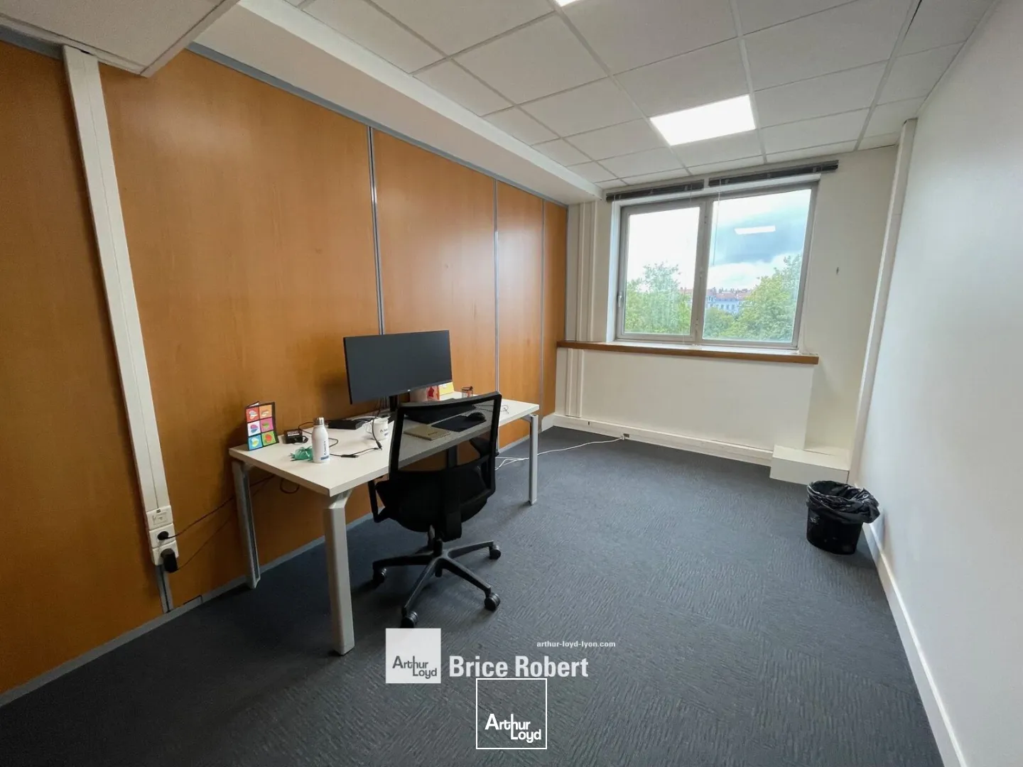 A vendre - RIVE DE SAONE - Bureaux lumineux - Lyon 4ème