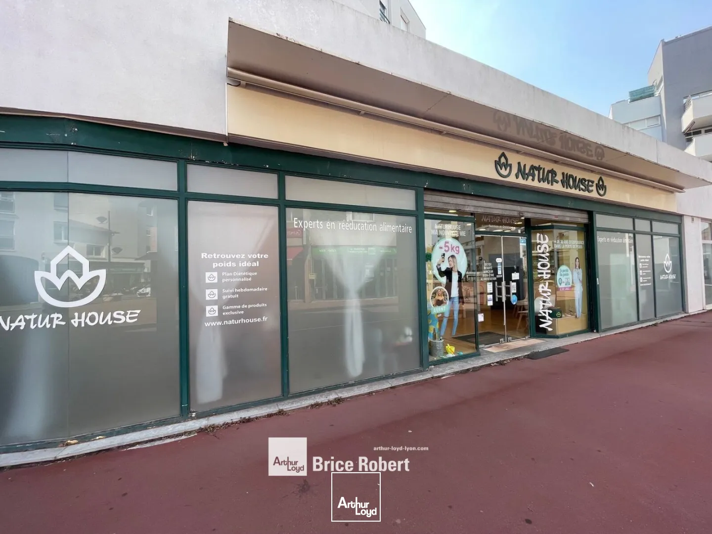 A louer - Locaux commerciaux lumineux - Meyzieu