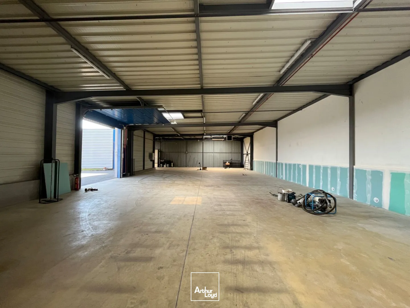 Bâtiment d'activité à louer 1885m2 à Fleury les Aubrais