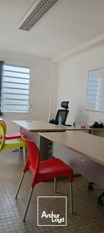 A louer plateaux Bureaux de 75 m2 à 240 m2