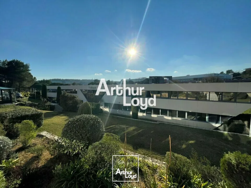 Bureaux à louer de 428 m² bâtiment rénové - Sophia Antipolis