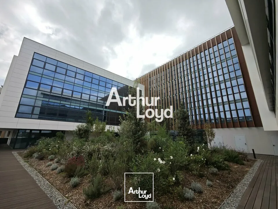 A LOUER SURFACE DE BUREAUX DE 422M² NEUFS AMENAGES DANS IMMEUBLE DERNIERE GENERATION