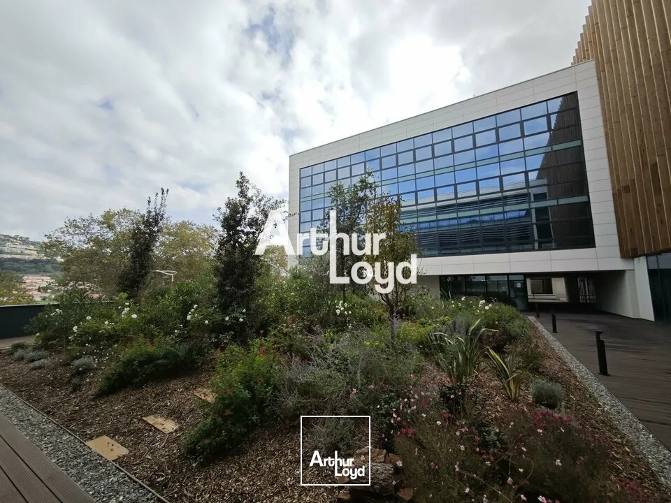 A LOUER SURFACE DE BUREAUX DE 422M² NEUFS AMENAGES DANS IMMEUBLE DERNIERE GENERATION