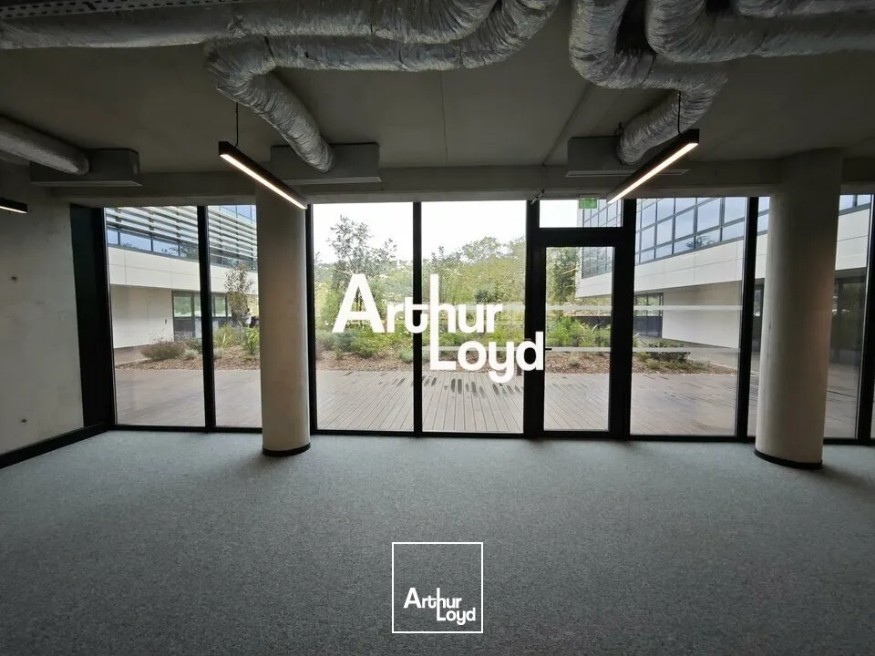 A LOUER SURFACE DE BUREAUX DE 422M² NEUFS AMENAGES DANS IMMEUBLE DERNIERE GENERATION