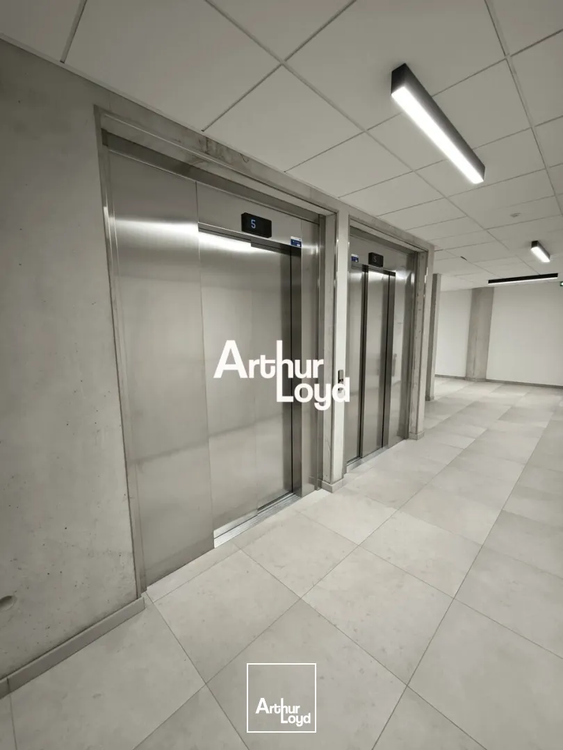 A LOUER SURFACE DE BUREAUX DE 422M² NEUFS AMENAGES DANS IMMEUBLE DERNIERE GENERATION