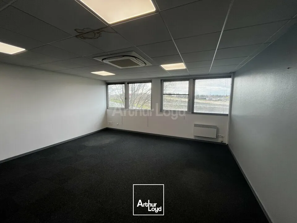 BUREAUX à LOUER de 593 m²