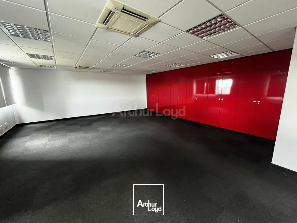 BUREAUX à LOUER de 593 m²