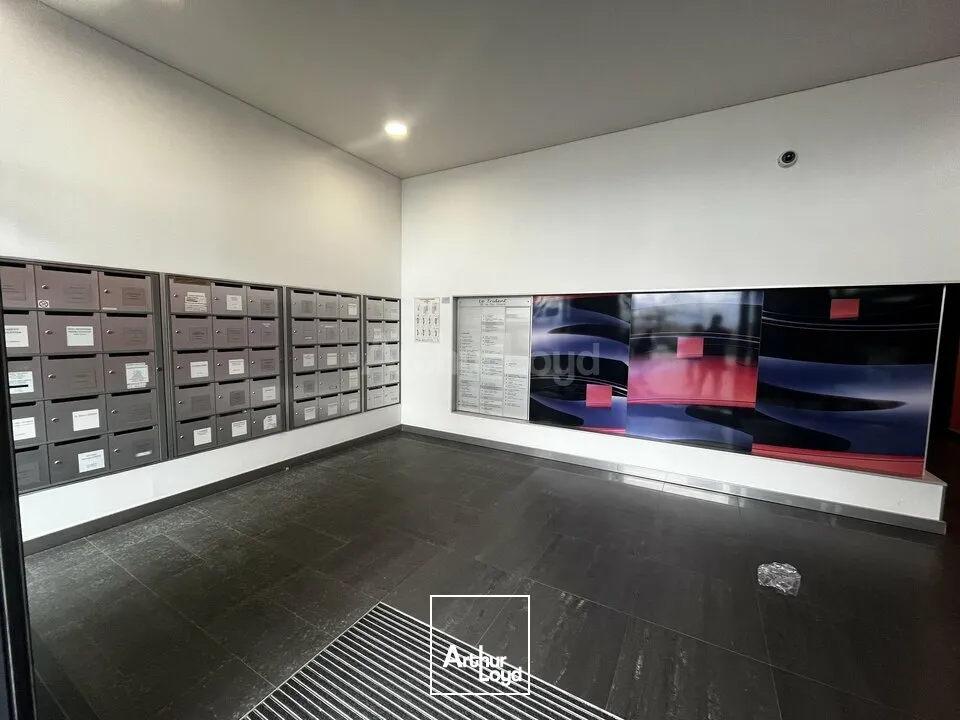 BUREAUX à LOUER de 593 m²