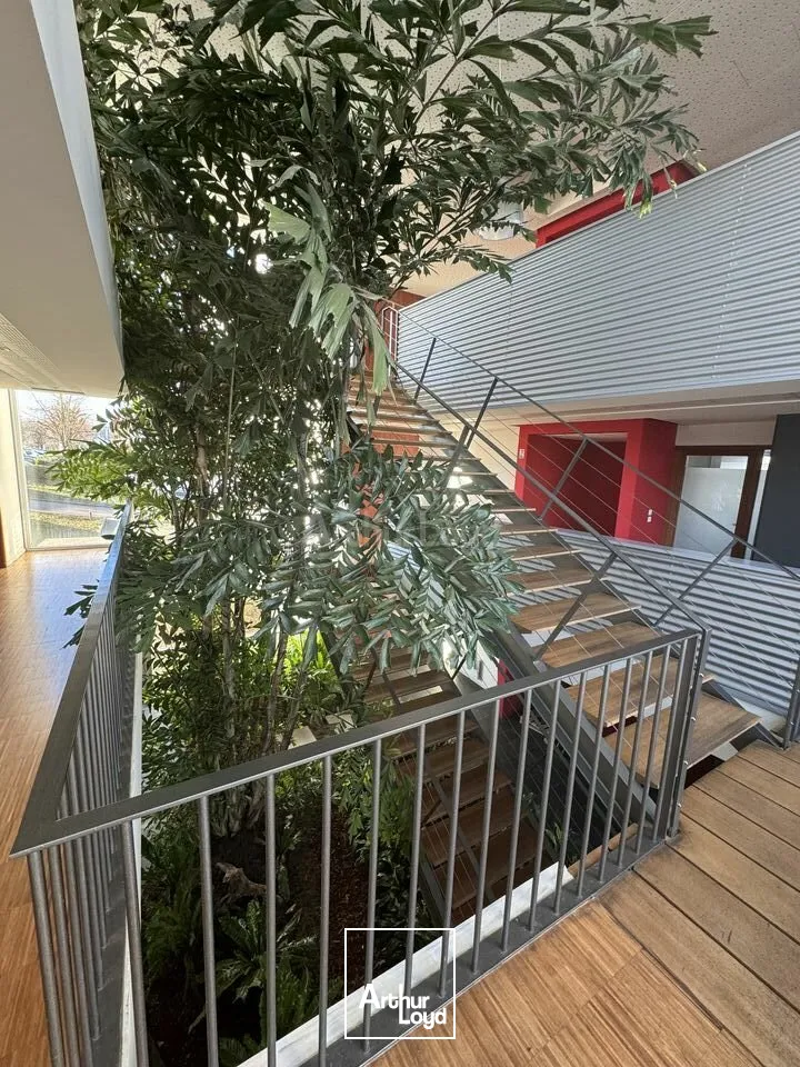 BUREAUX à VENDRE de 483 m²