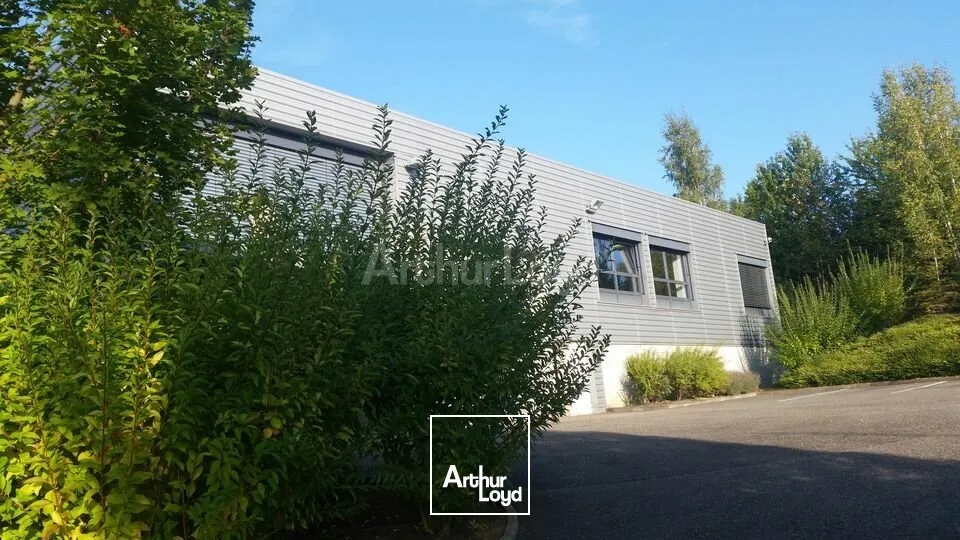 BUREAUX à VENDRE de 928 m²