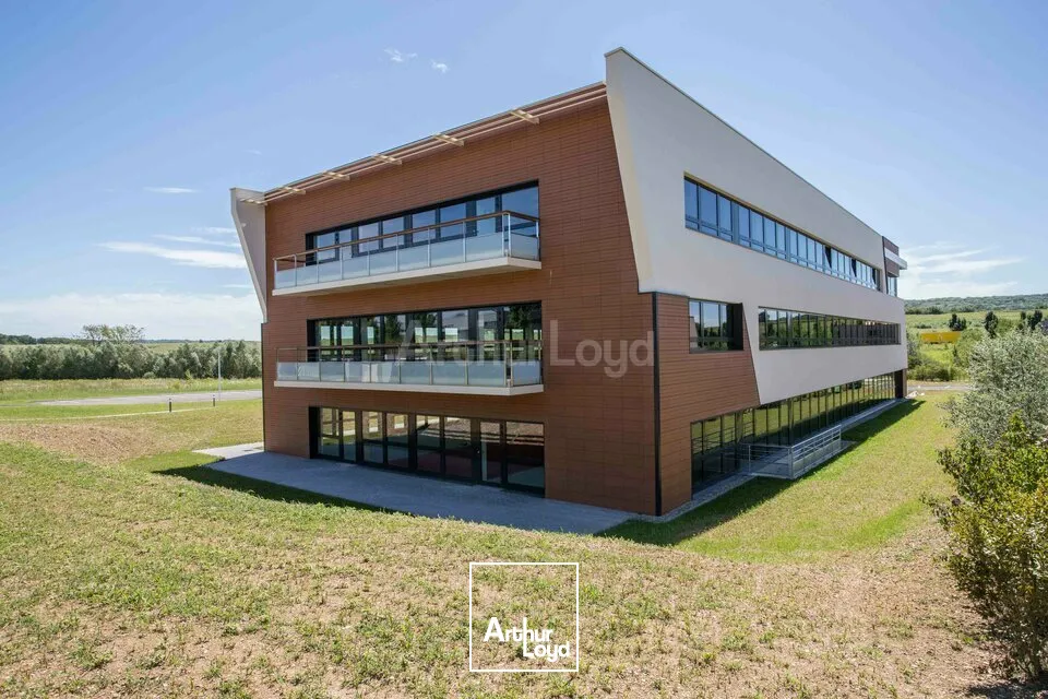 BUREAUX à VENDRE de 190 m²