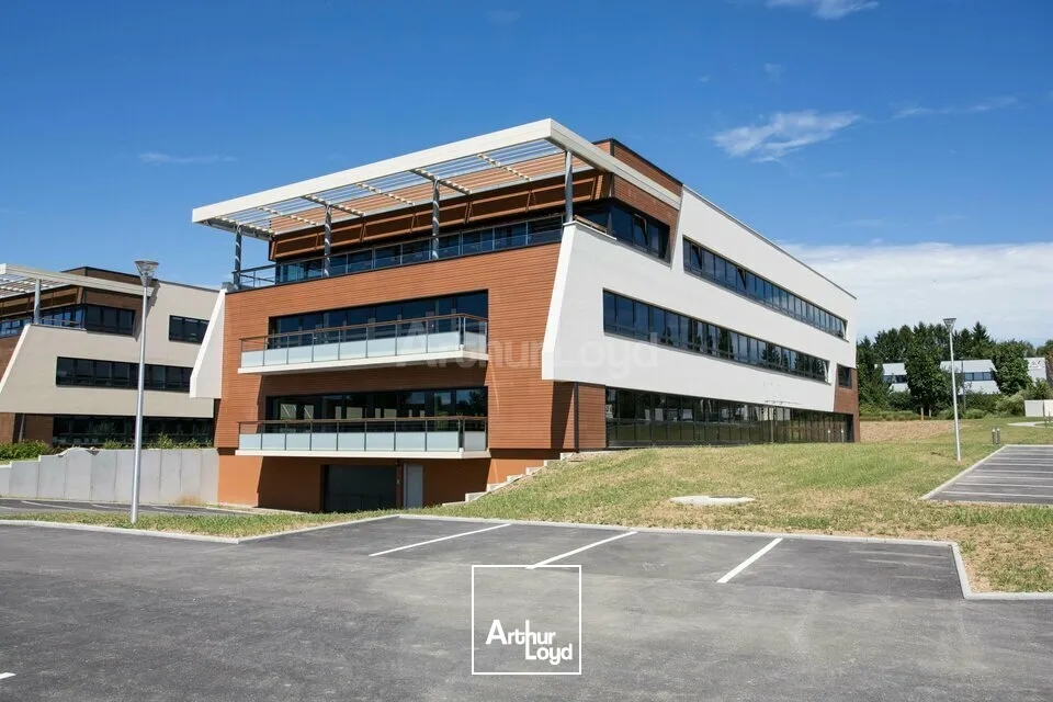BUREAUX à VENDRE de 190 m²