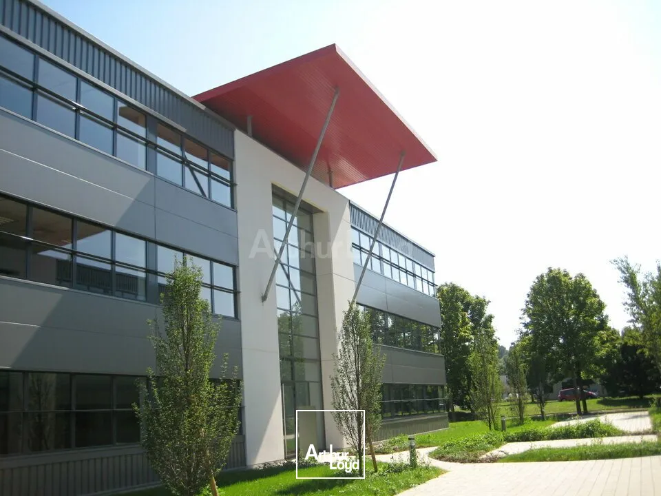 BUREAUX à LOUER de 2138 m²