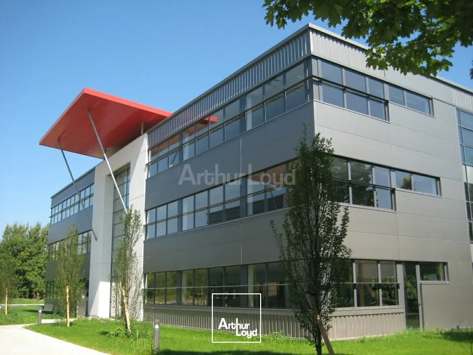 BUREAUX à LOUER de 2138 m²