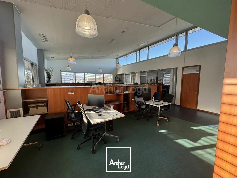 BUREAUX à LOUER de 483 m²