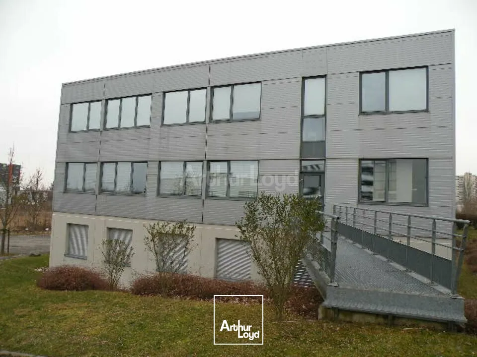 BUREAUX à VENDRE de 296 m²