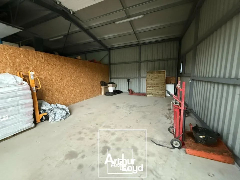 Local d'activité/Stockage - Saint Pantaléon sur axe passant