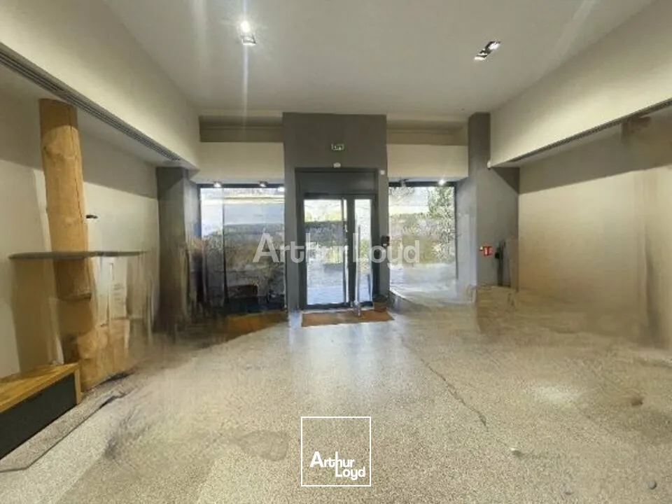 Local commercial à louer - 78,45m2 - centre-ville de Reims 