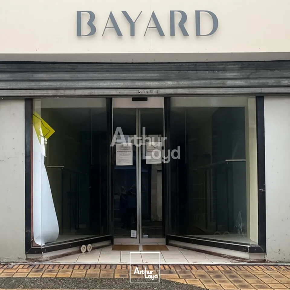 COEUR DE VILLE, LOCAL COMMERCIAL dans la rue piétonne n°1 de la ville de Moulins