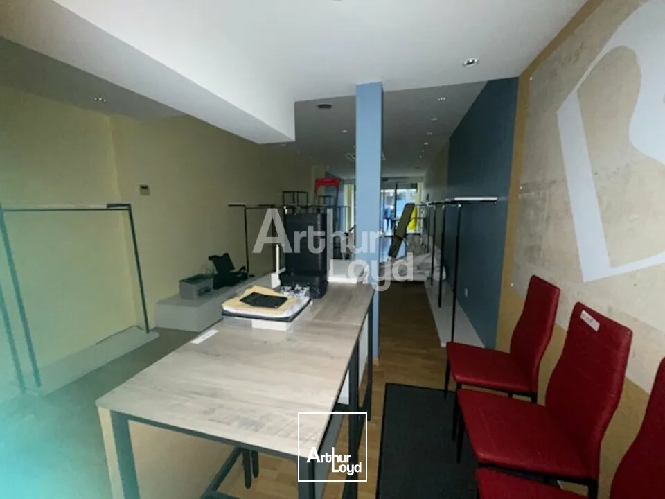 COEUR DE VILLE, LOCAL COMMERCIAL dans la rue piétonne n°1 de la ville de Moulins