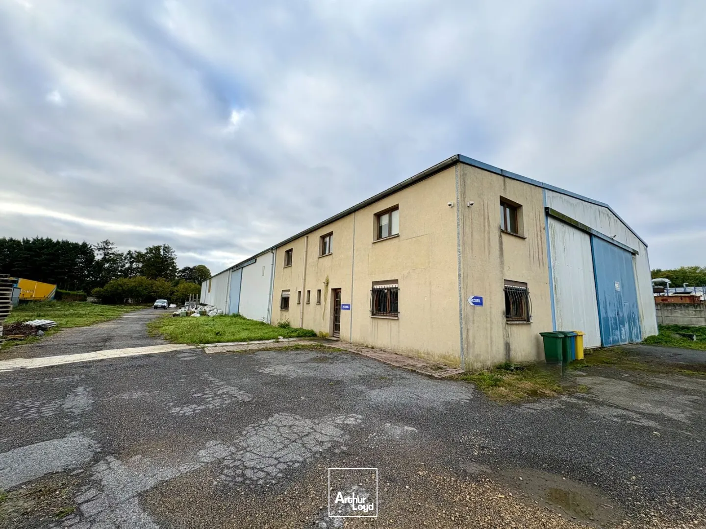 A VENDRE LOCAL D'ACTIVITÉ 1 200 M2 CUVILLY PROX. A1
