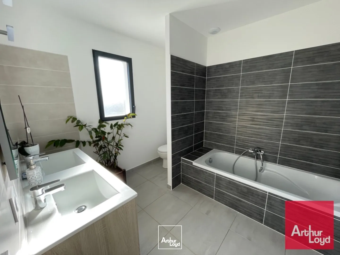 BUREAUX A LOUER - VENDARGUES VIA DOMITIA