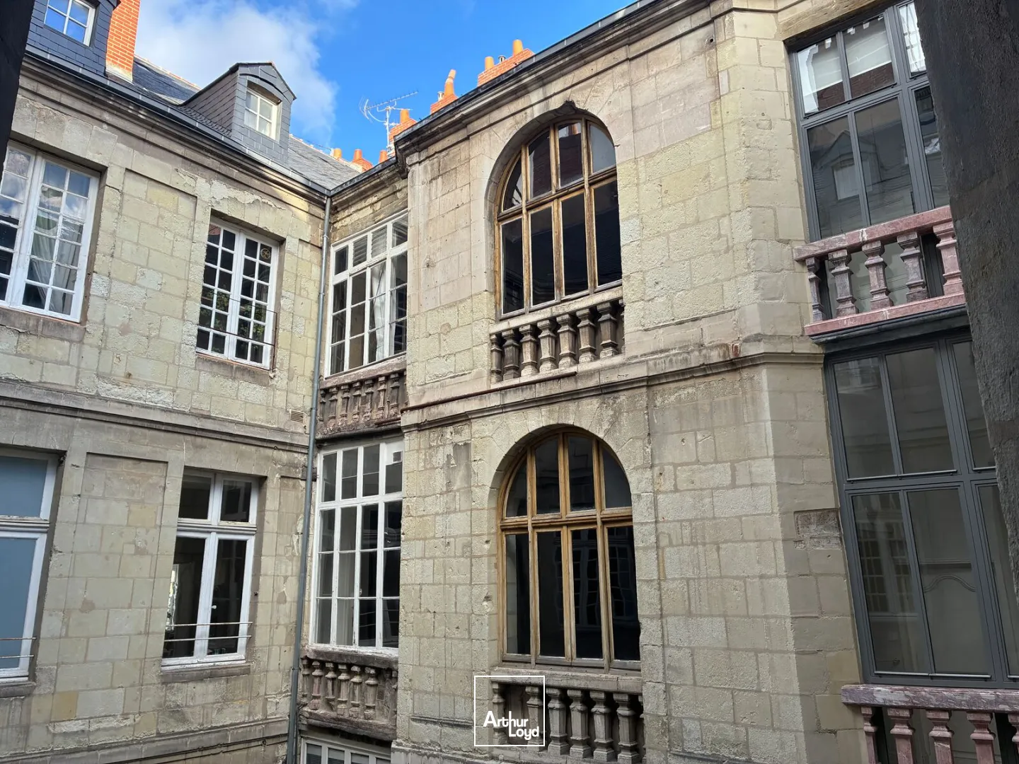 BUREAUX À VENDRE - À LOUER AU COEUR DE NANTES - BIEN D'EXCEPTION